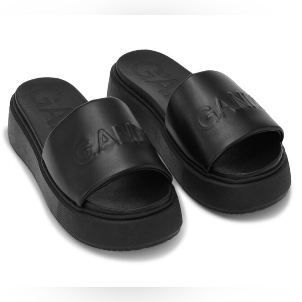 Ganni sandal, size 9, color is black